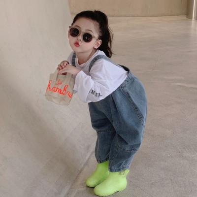 Girls spring denim suspenders 2022 New Korean version of girls wide-leg pants female baby outside wear nine-minute pants